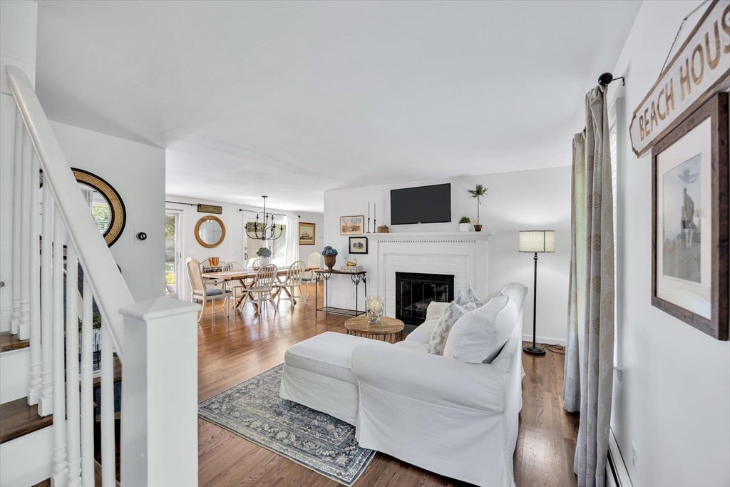 7 Fernwood Ave