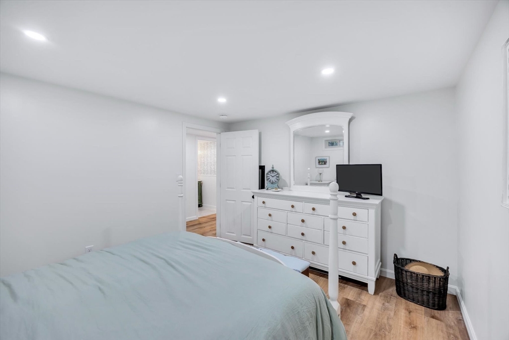 7 Fernwood Ave