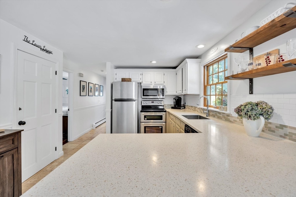 7 Fernwood Ave