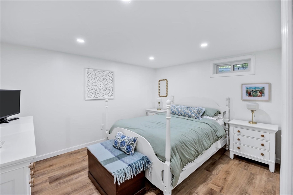 7 Fernwood Ave