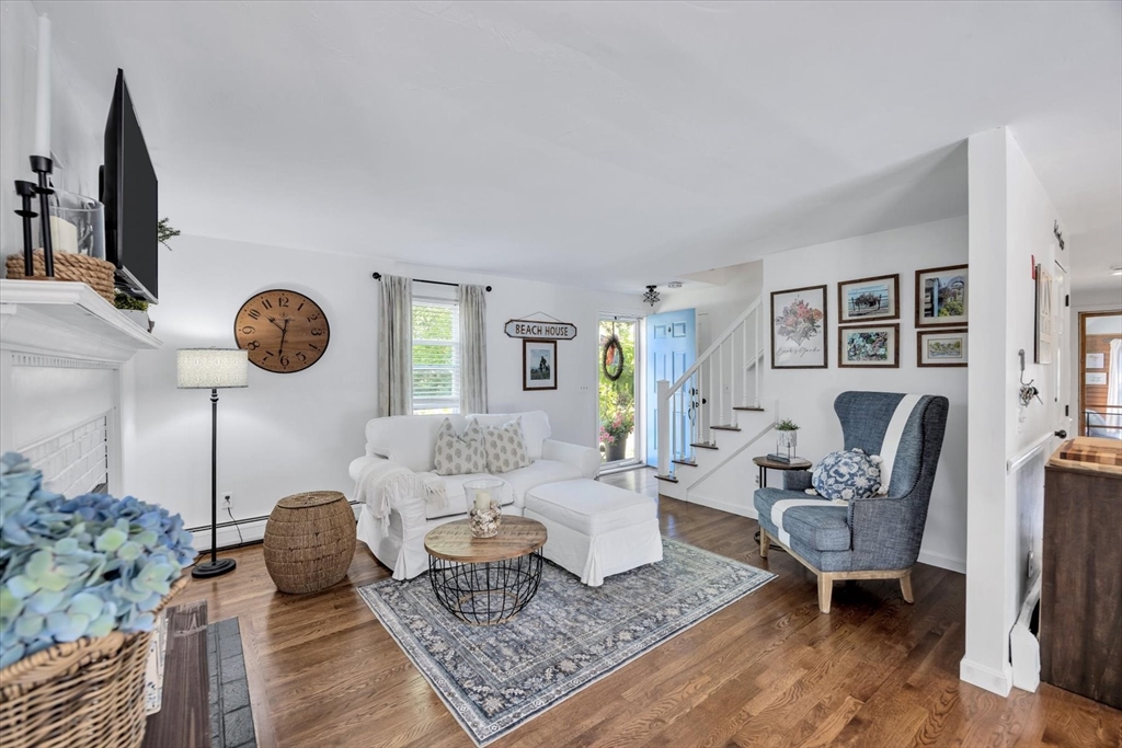 7 Fernwood Ave