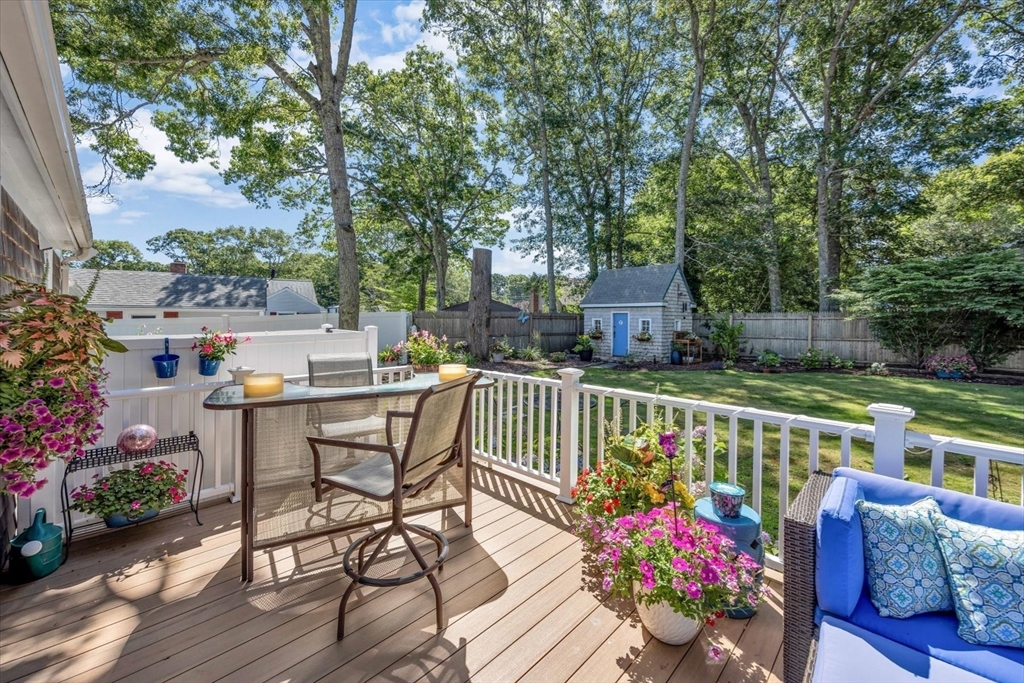 7 Fernwood Ave
