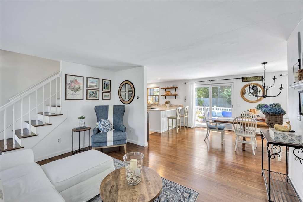 7 Fernwood Ave