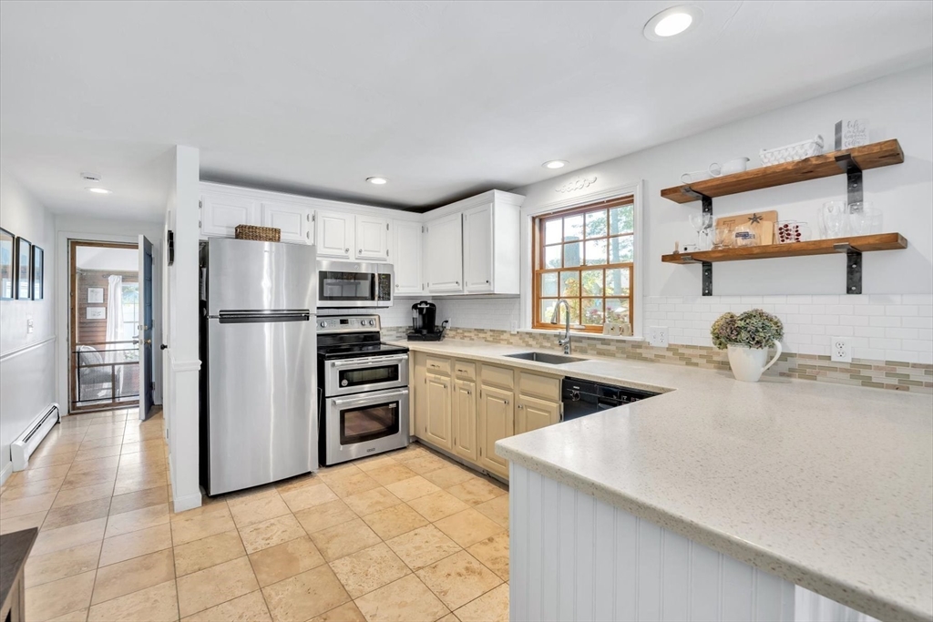 7 Fernwood Ave