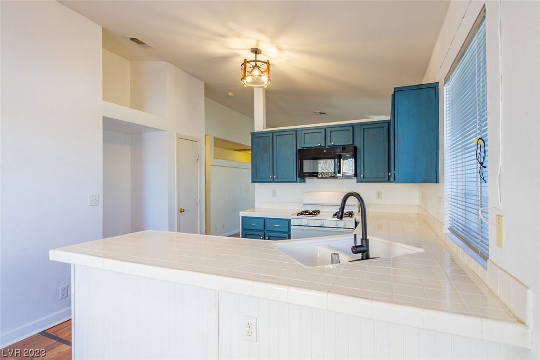 3936 Copper Glen Street