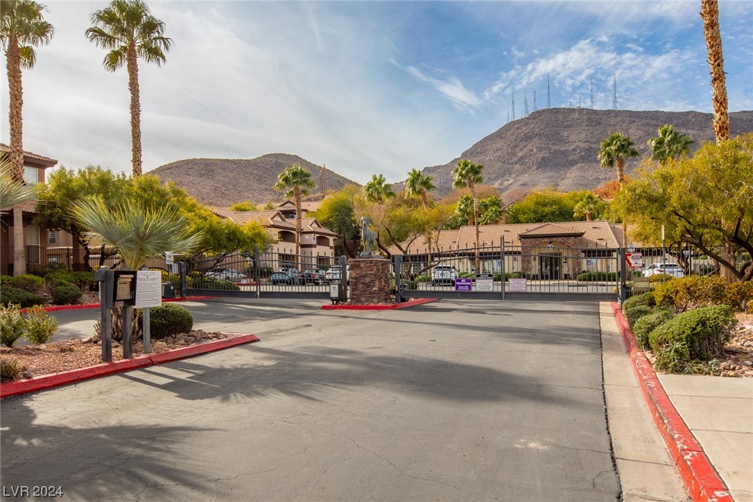 231 West Horizon Ridge Parkway 316