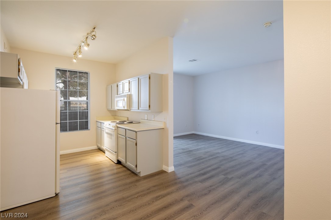 231 West Horizon Ridge Parkway 316