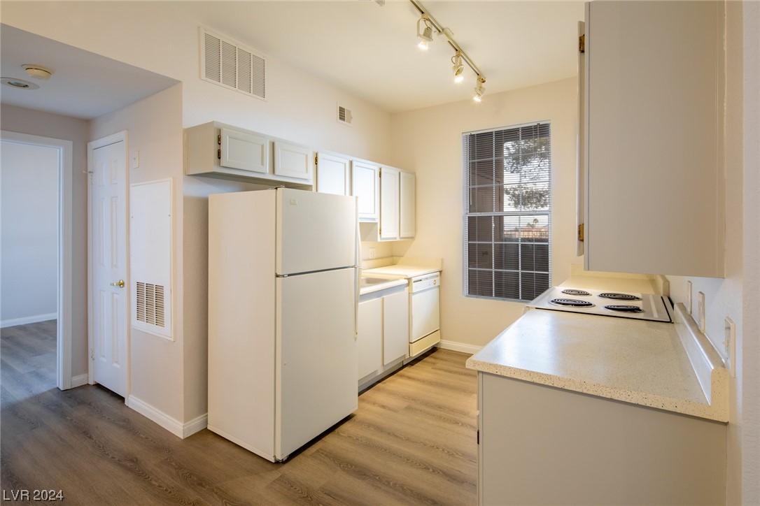 231 West Horizon Ridge Parkway 316