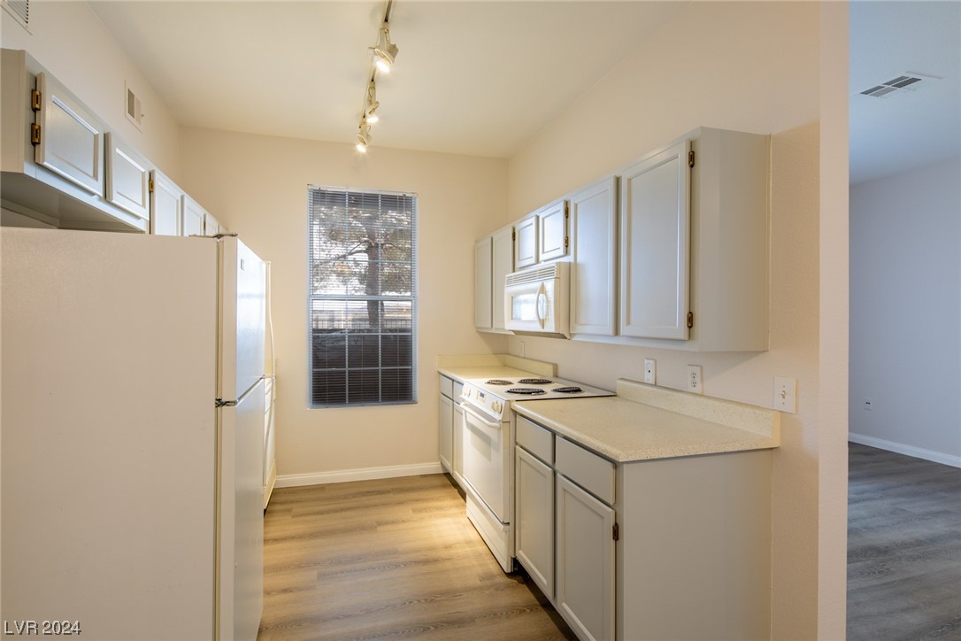 231 West Horizon Ridge Parkway 316