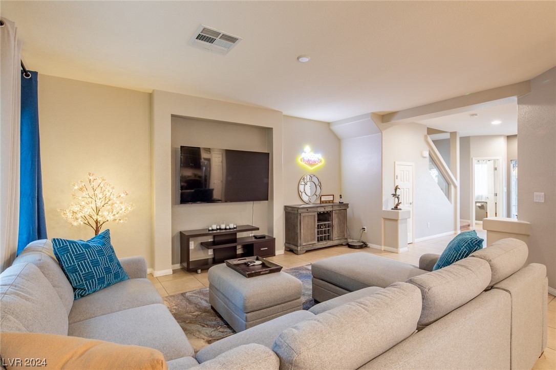 5597 Dreaming Tree Street