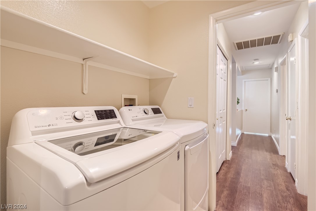 8593 Blowing Pines Drive