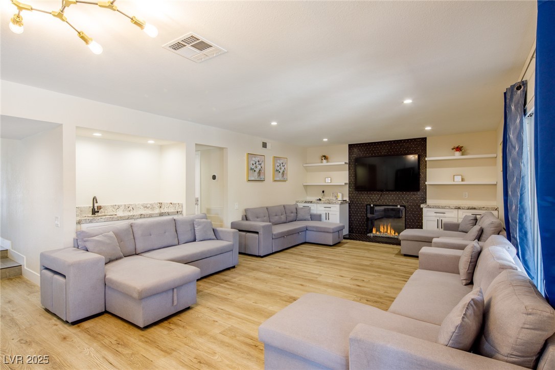 5062 Grandview Drive