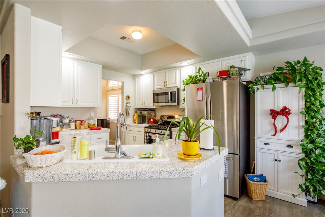 9564 Summer Cypress Street