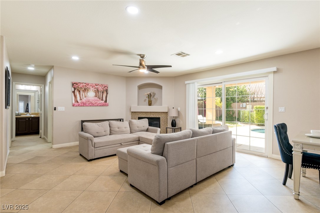 723 Seclusion Glen Avenue