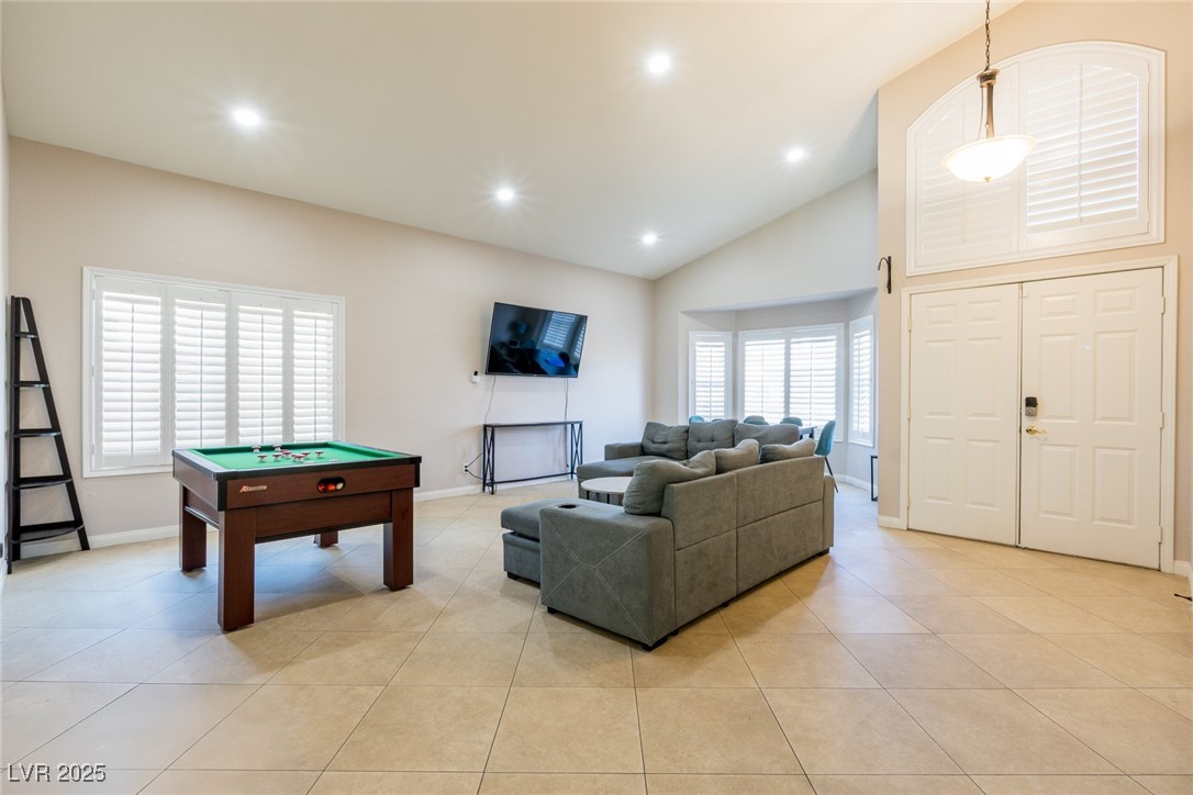 723 Seclusion Glen Avenue