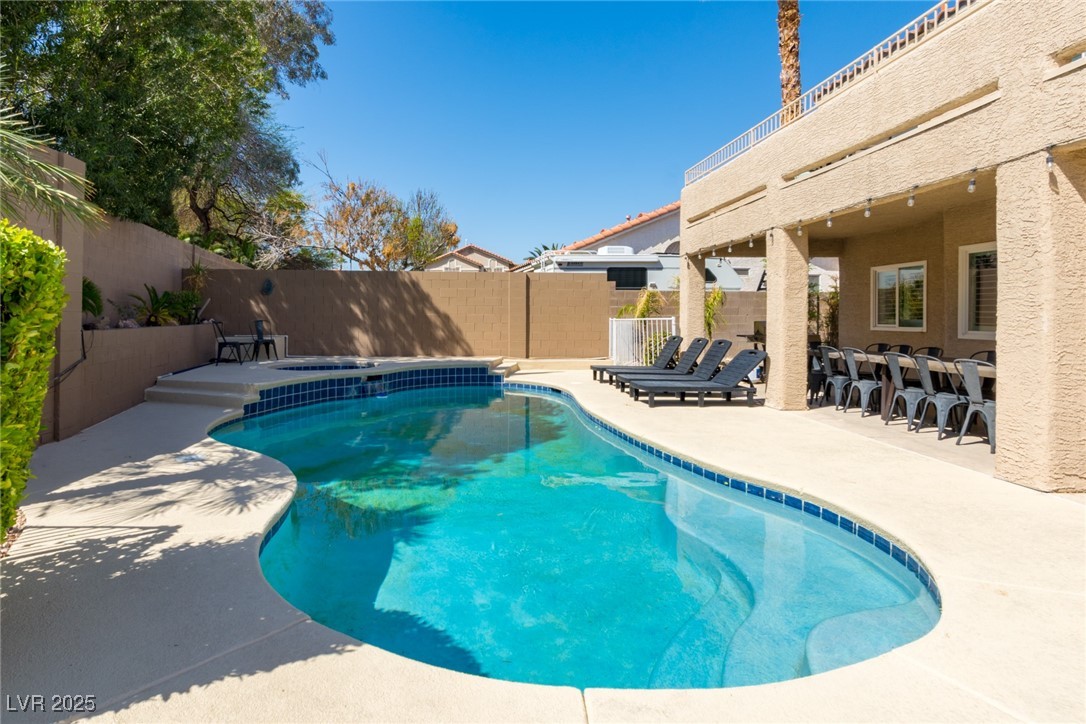 723 Seclusion Glen Avenue