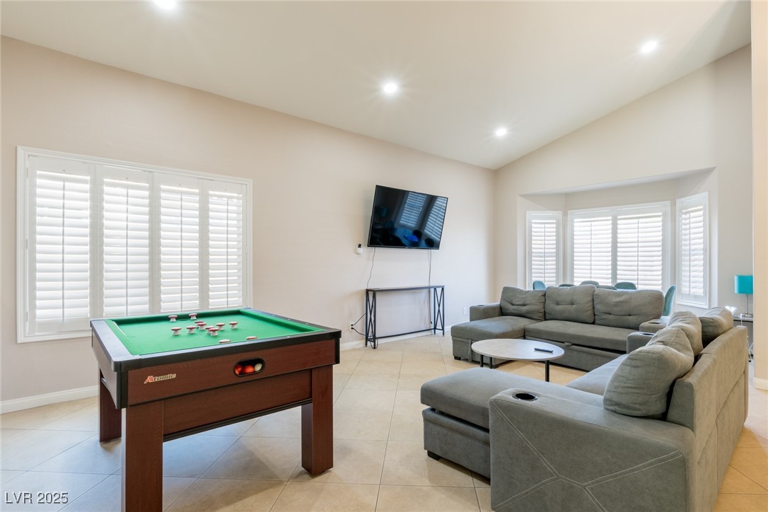 723 Seclusion Glen Avenue