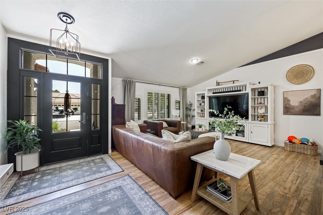 211 Kokopelli Court