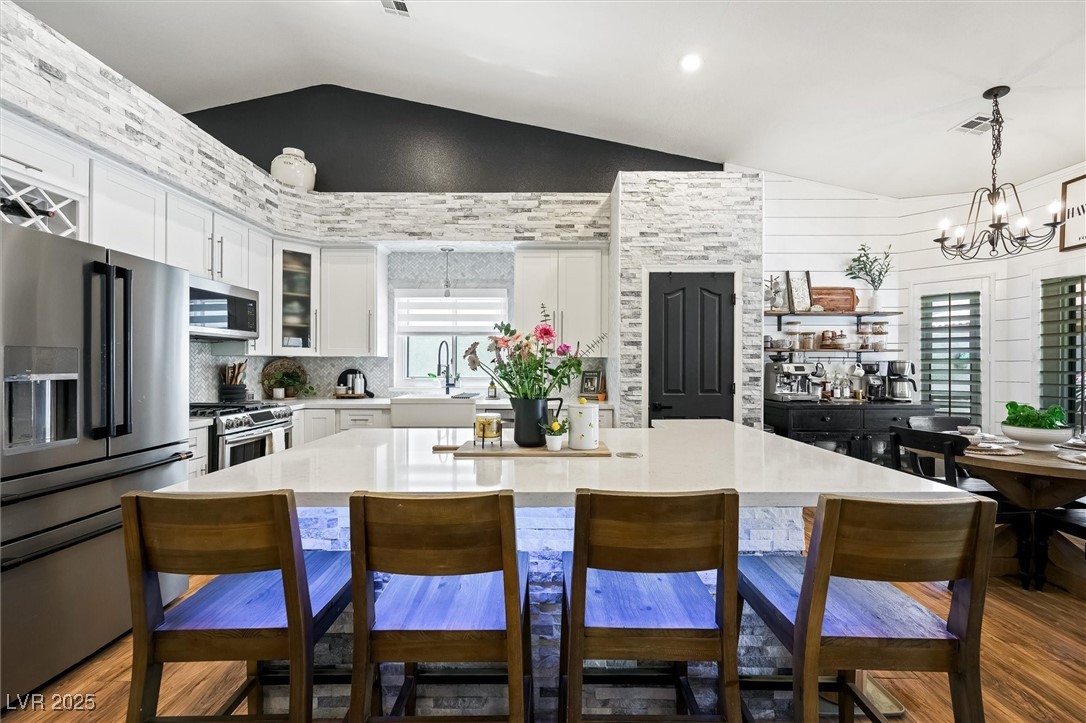 211 Kokopelli Court
