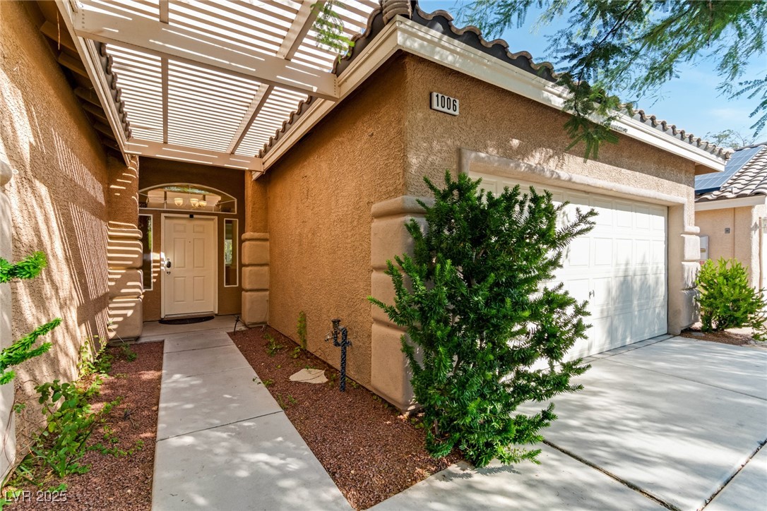 1006 Coldwater Falls Way