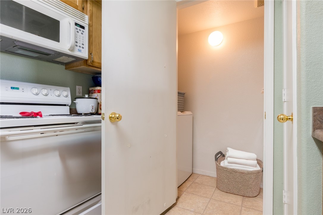 7255 West Sunset Road 2030