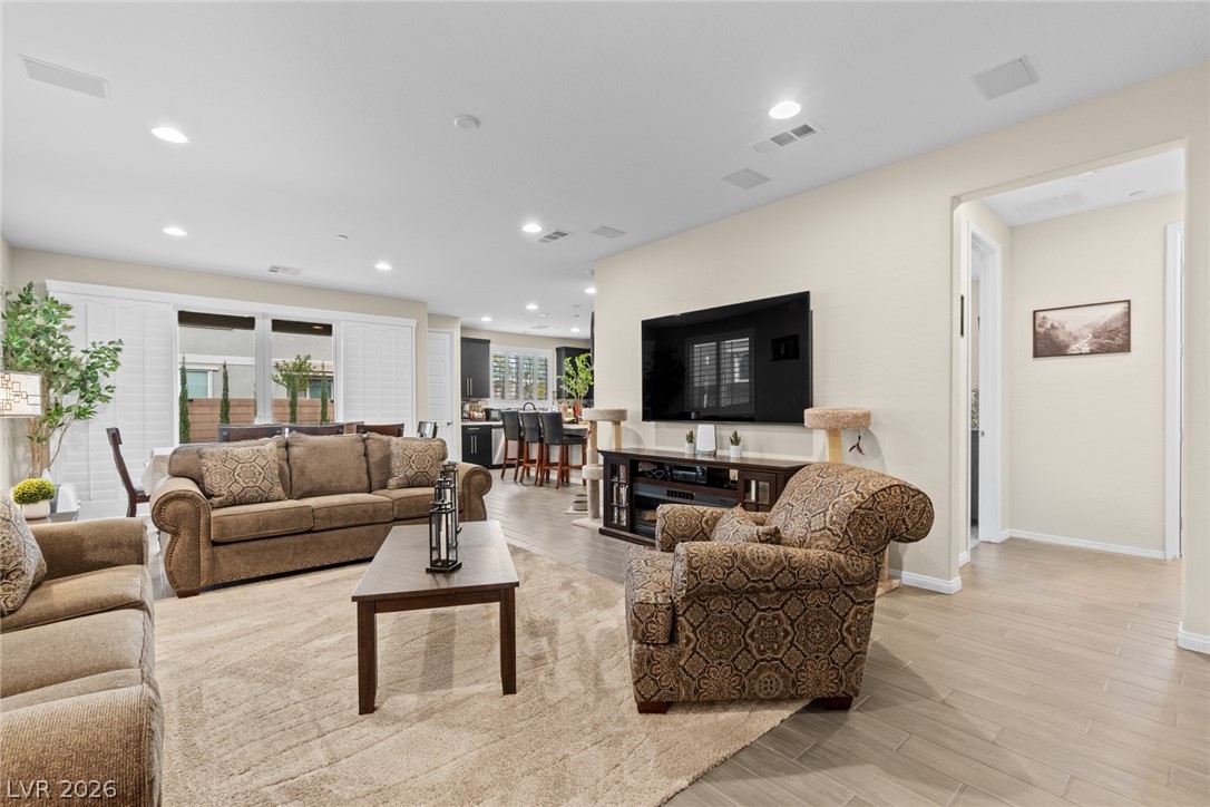 664 Sostenuto Street