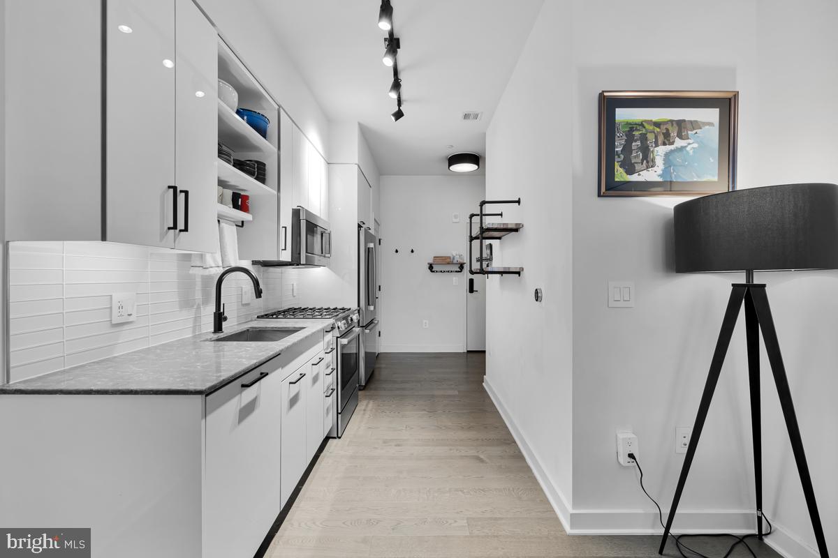 70 N STREET SE Unit: N207