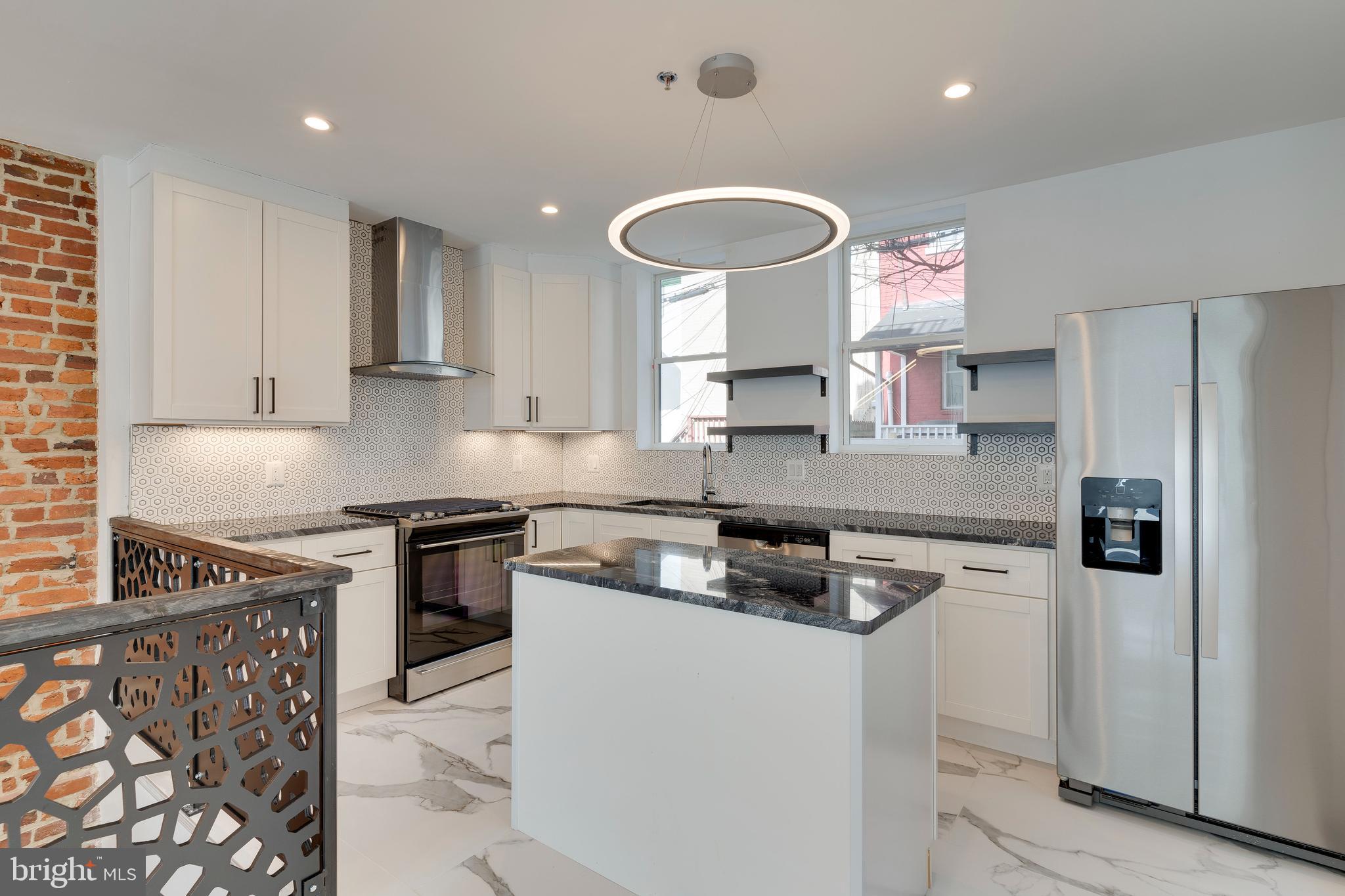 723 GIRARD ST NW #1