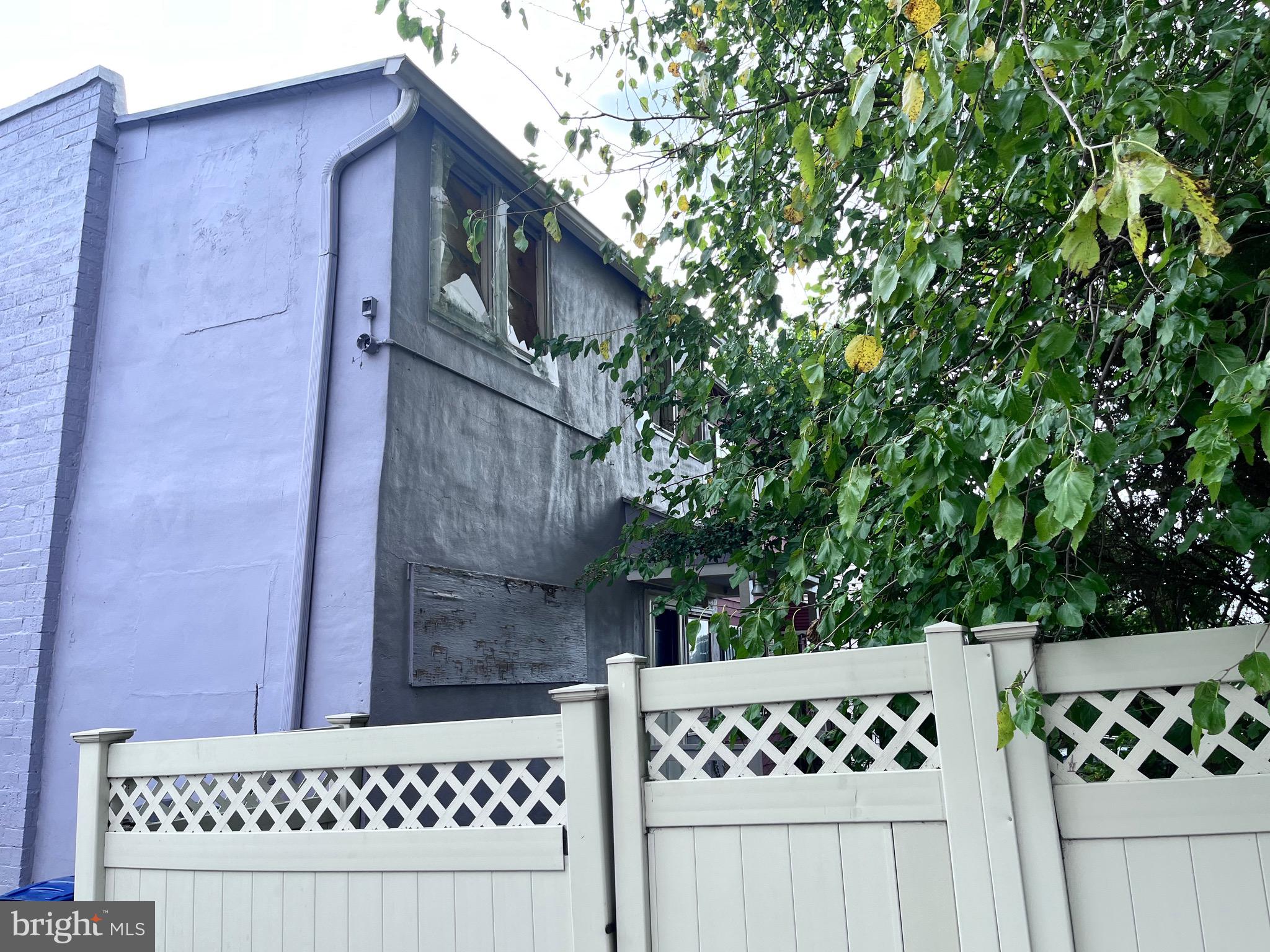 2224 R St SE