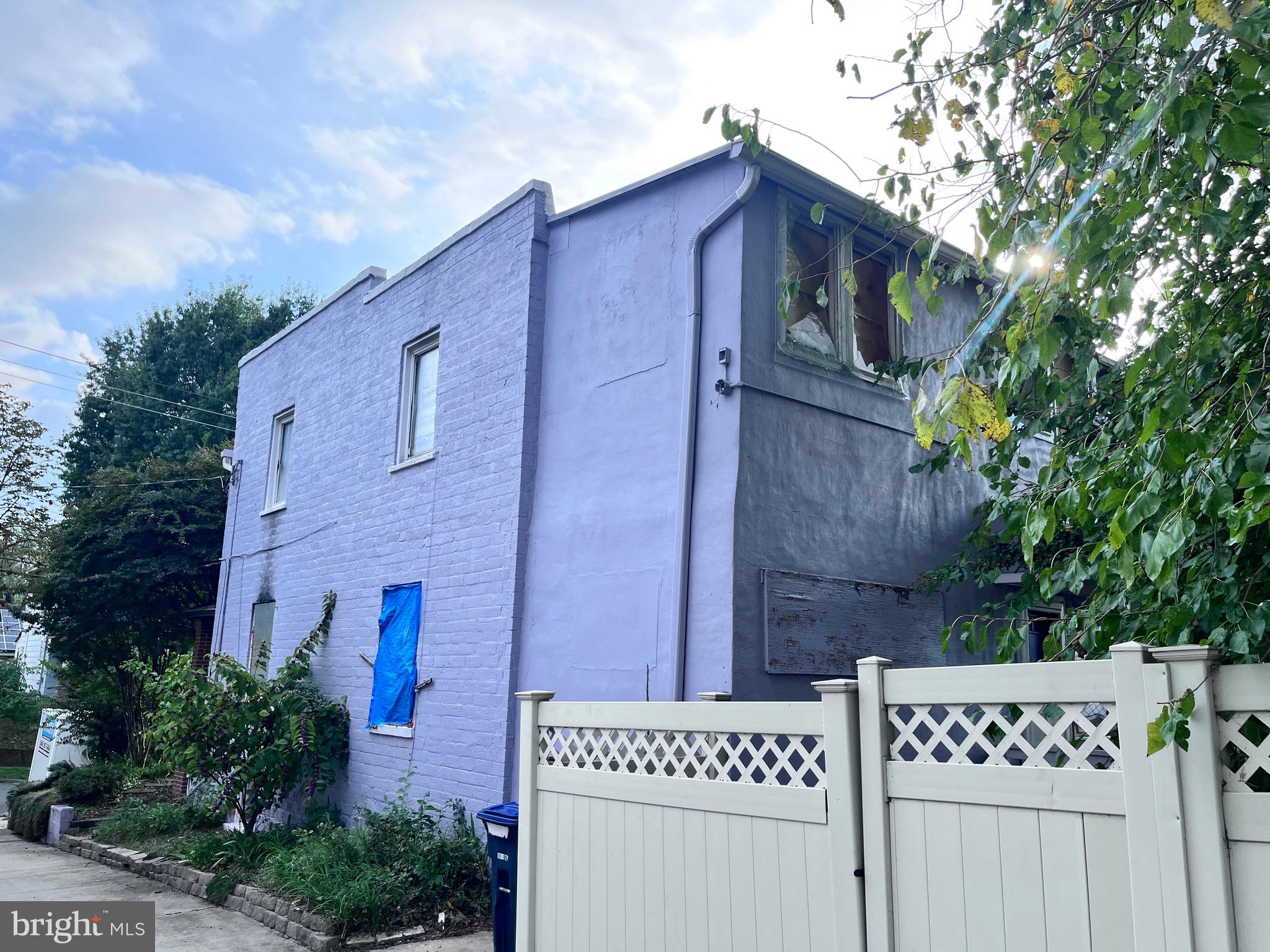 2224 R St SE