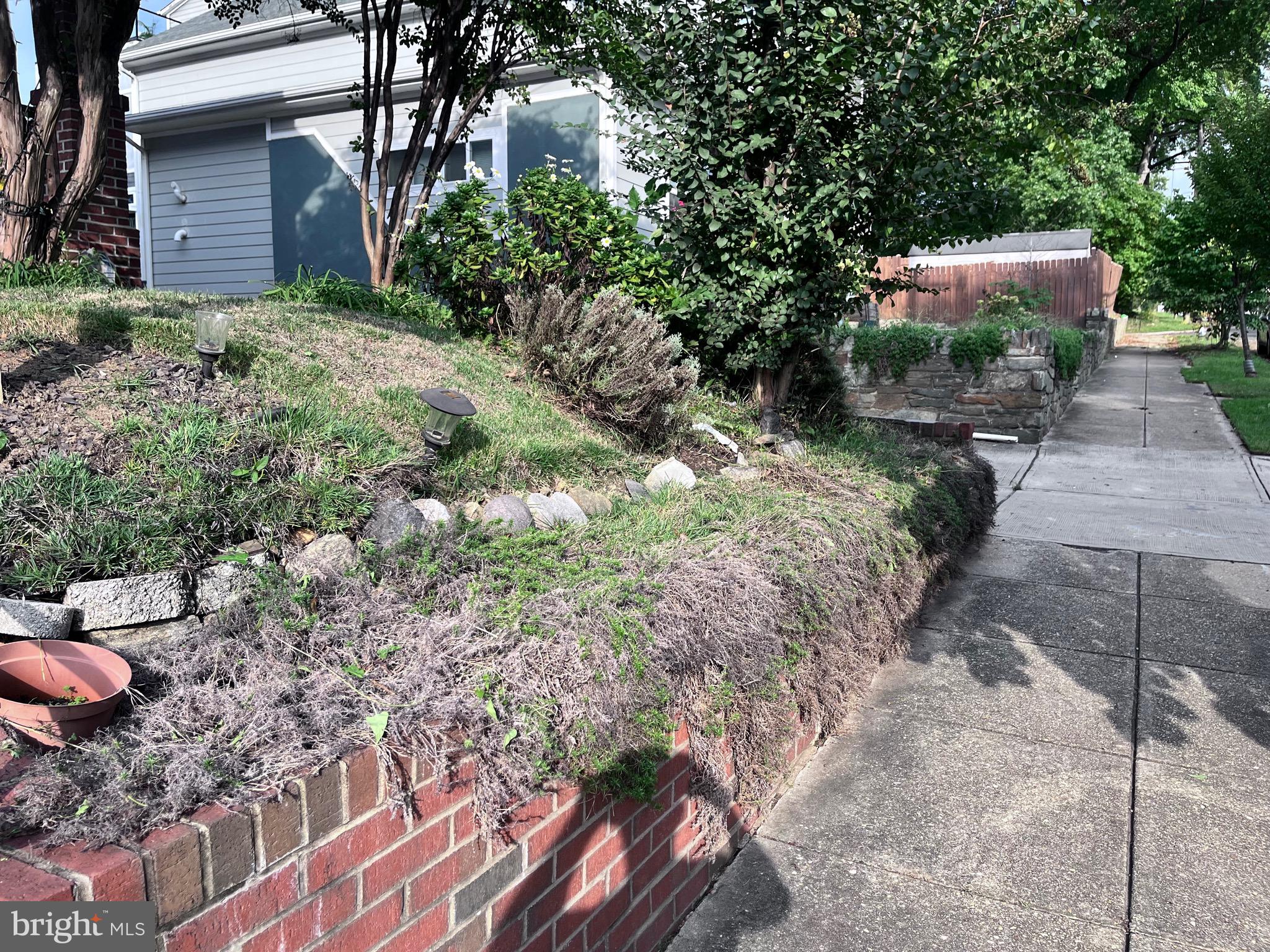 2224 R St SE