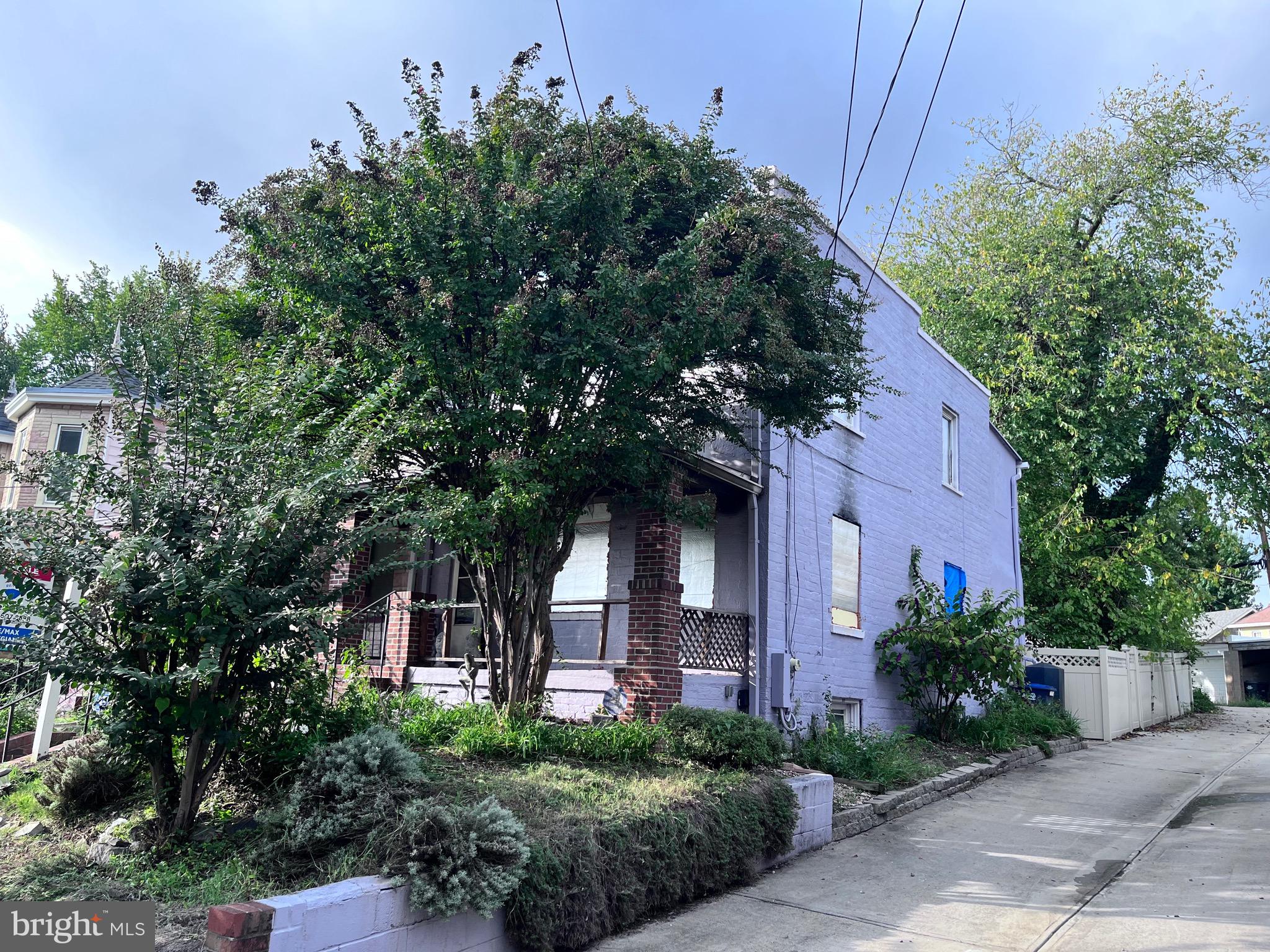 2224 R St SE