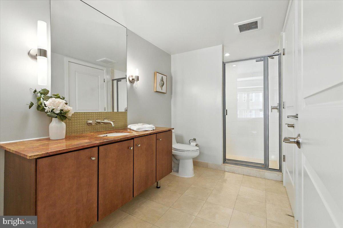 1025 1ST STREET SE 612