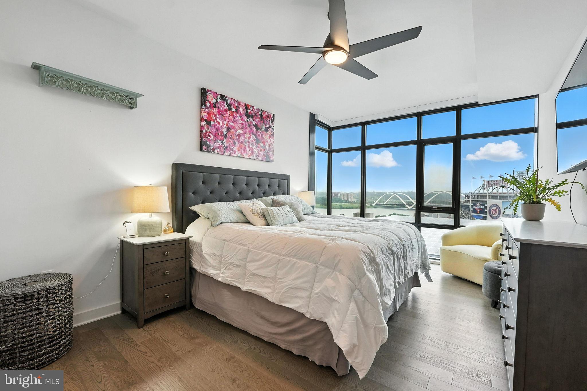 70 N STREET SE N913
