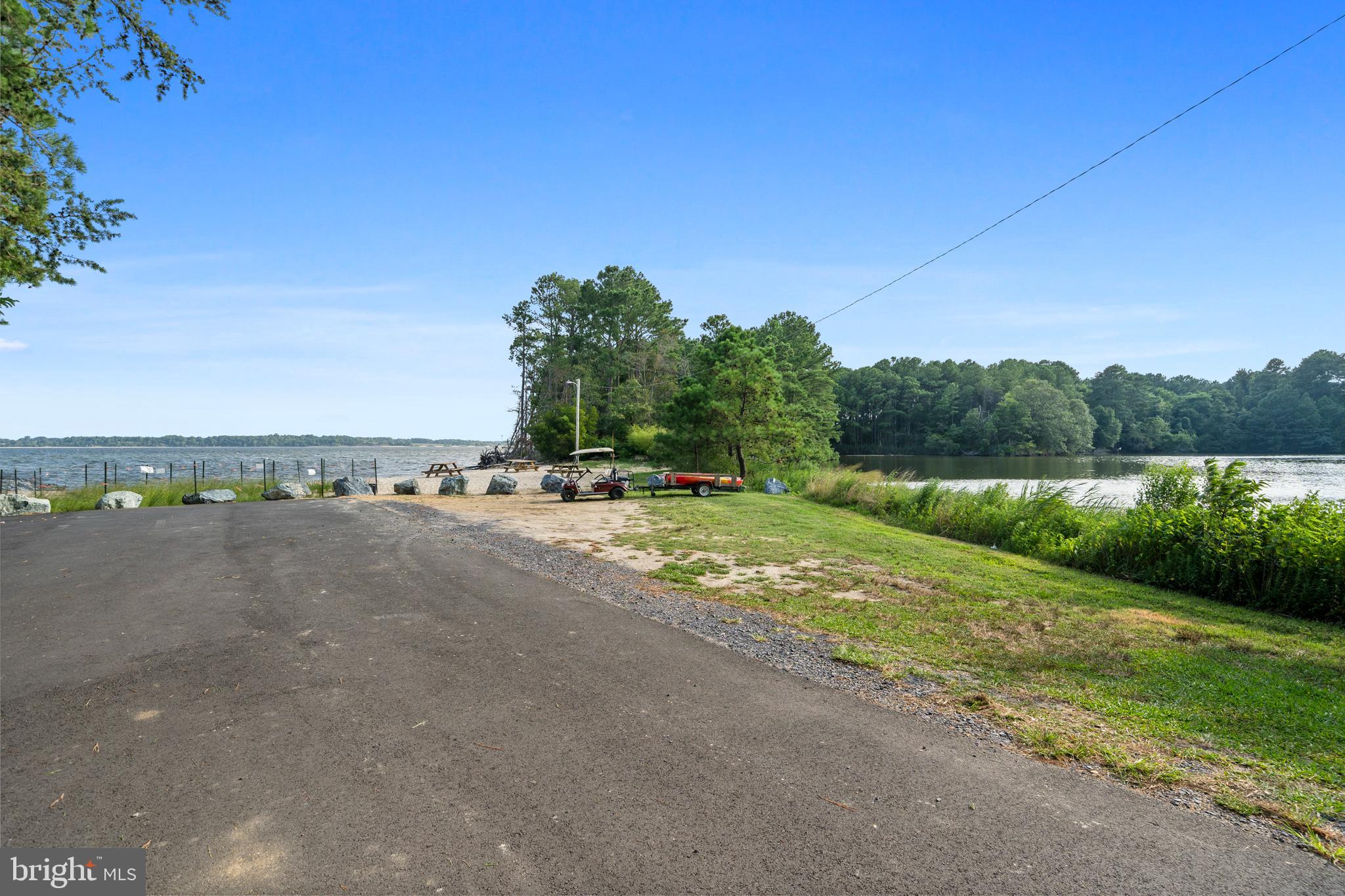 12820 Lake View Dr