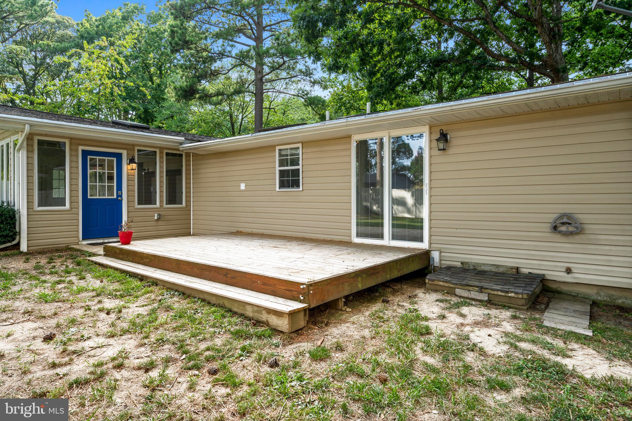 12820 Lake View Dr