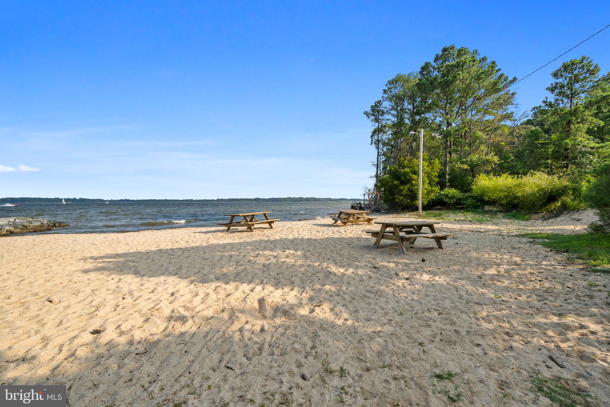 12820 Lake View Dr