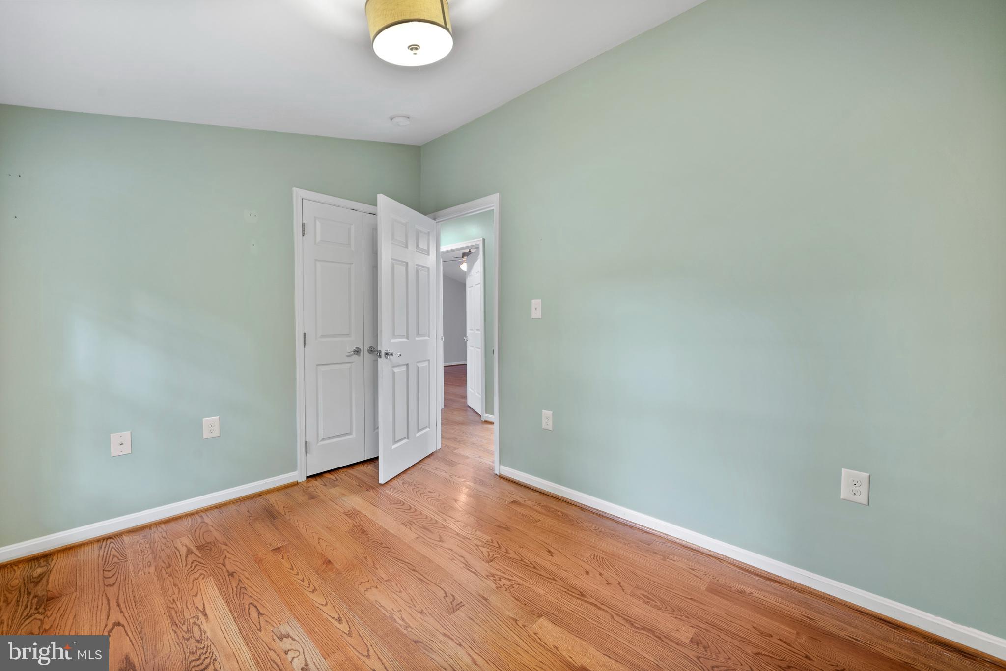 12820 Lake View Dr