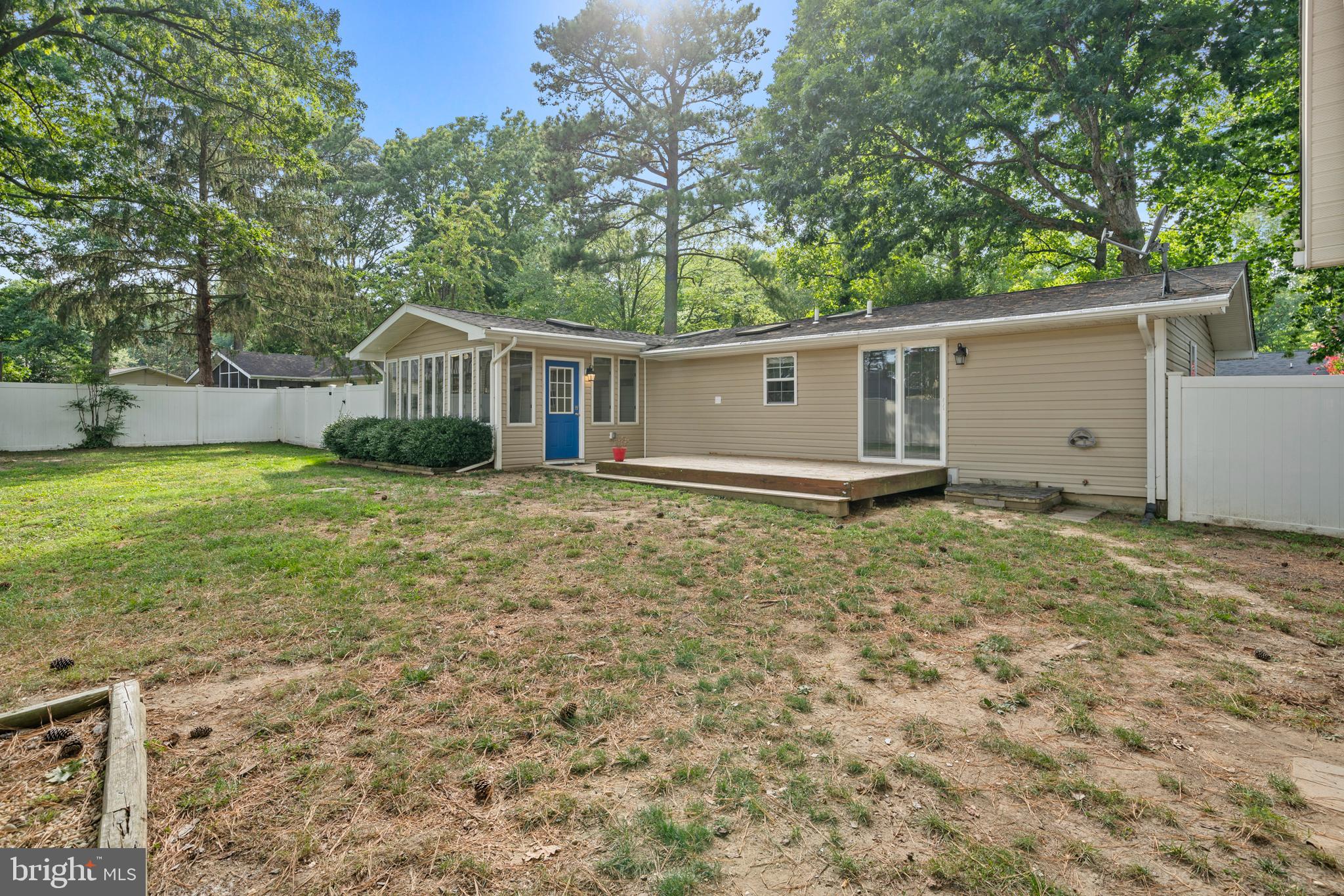 12820 Lake View Dr