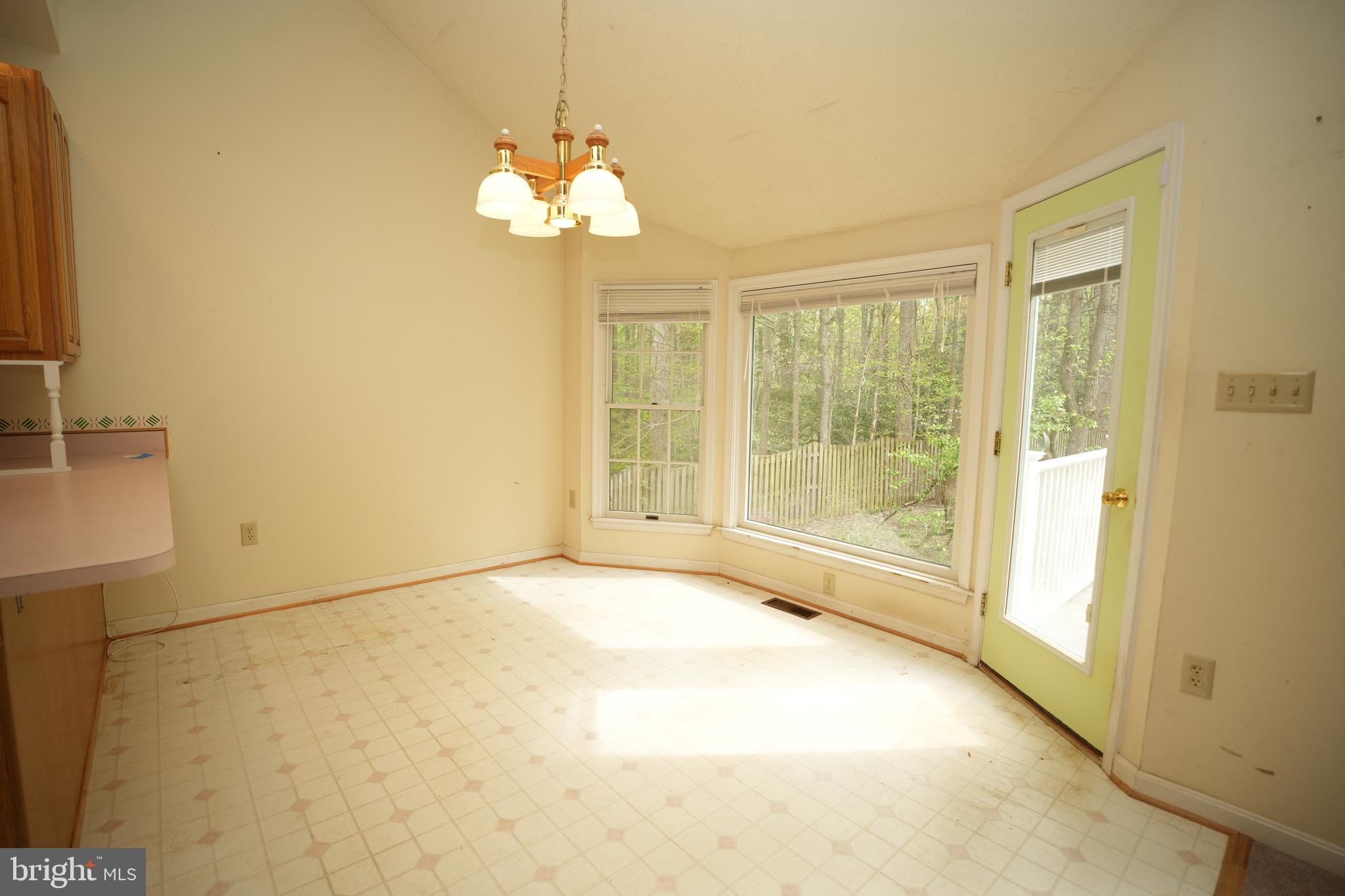 12225 Manor Ct