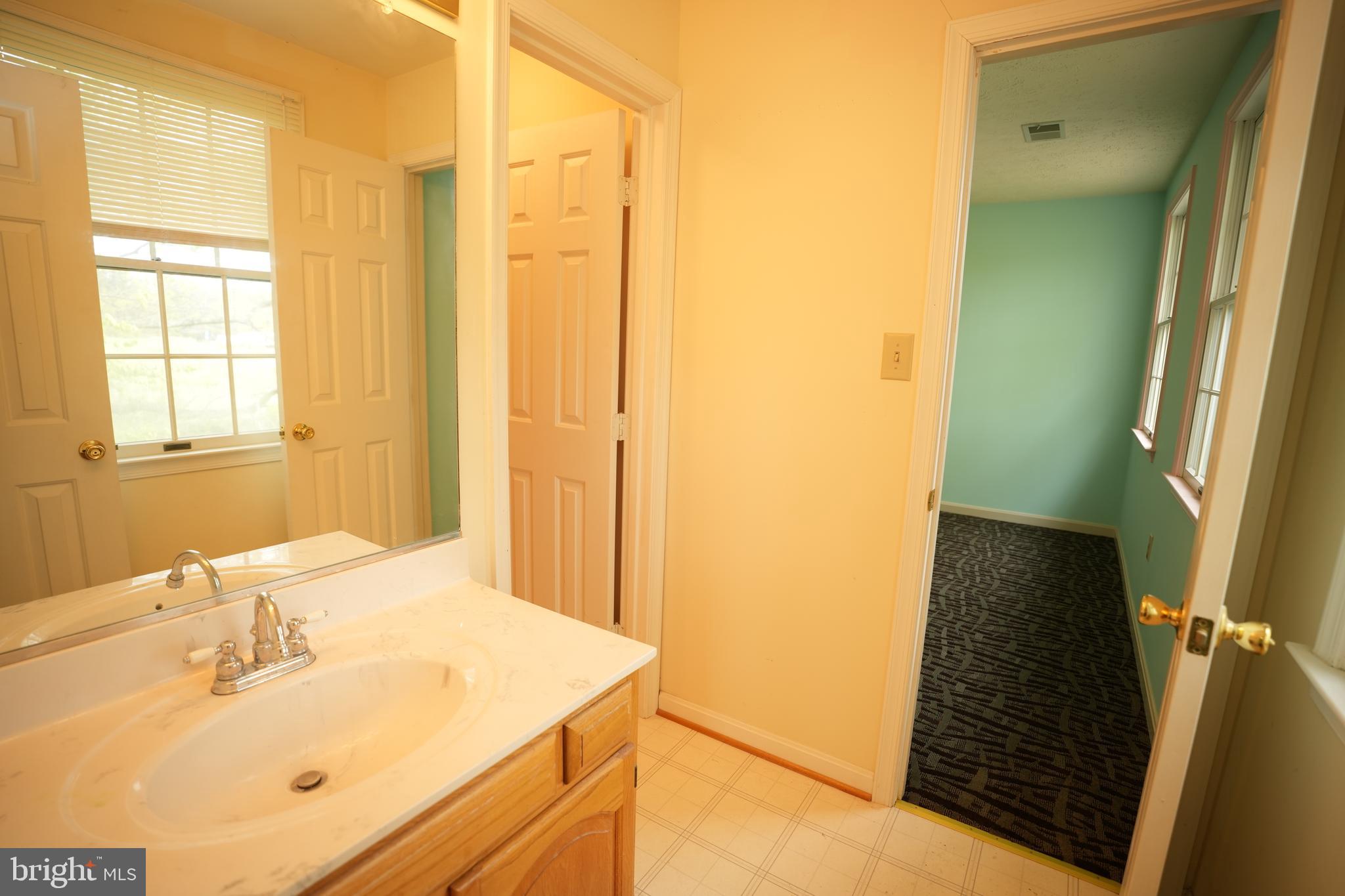 12225 Manor Ct
