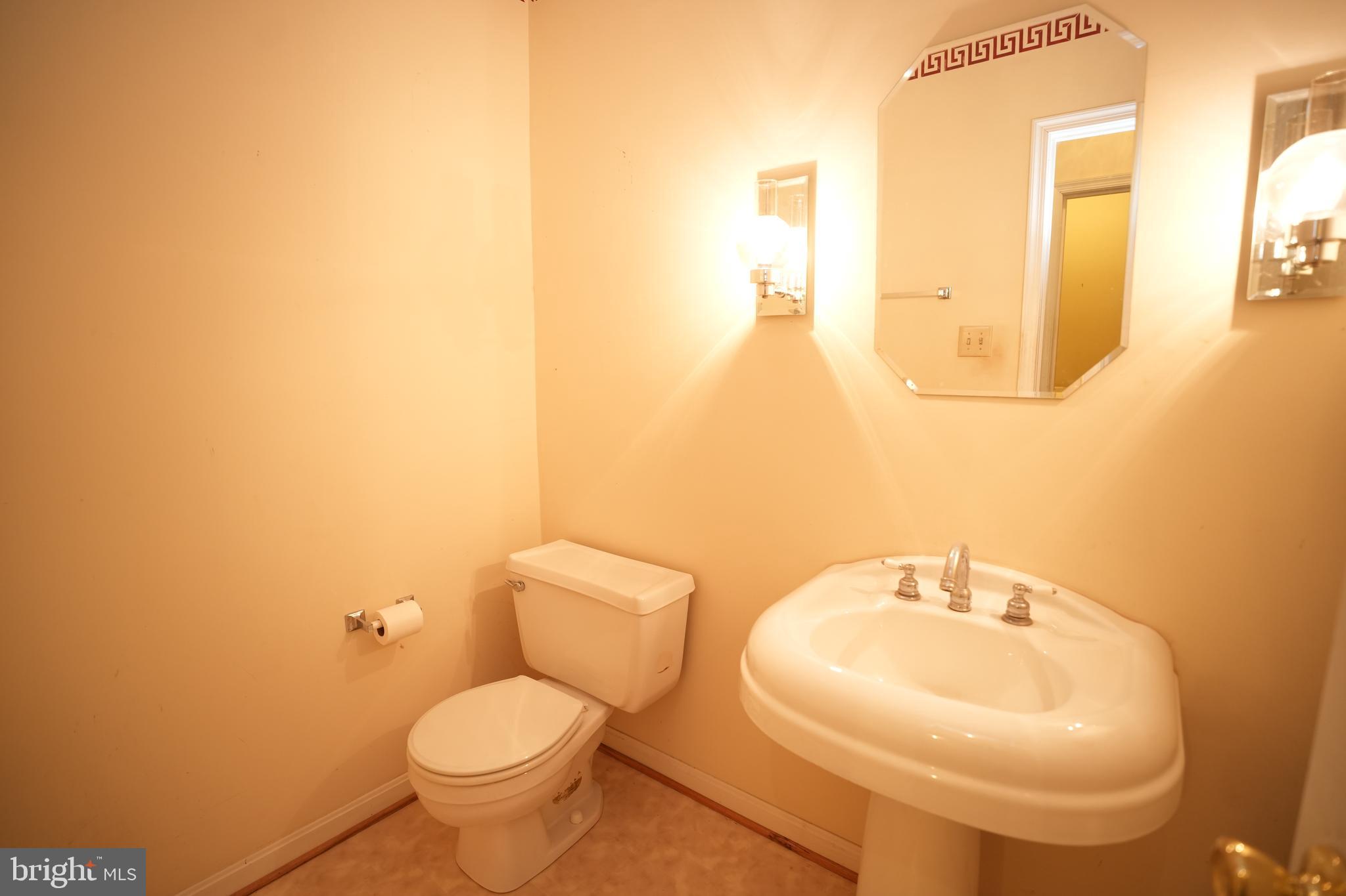 12225 Manor Ct