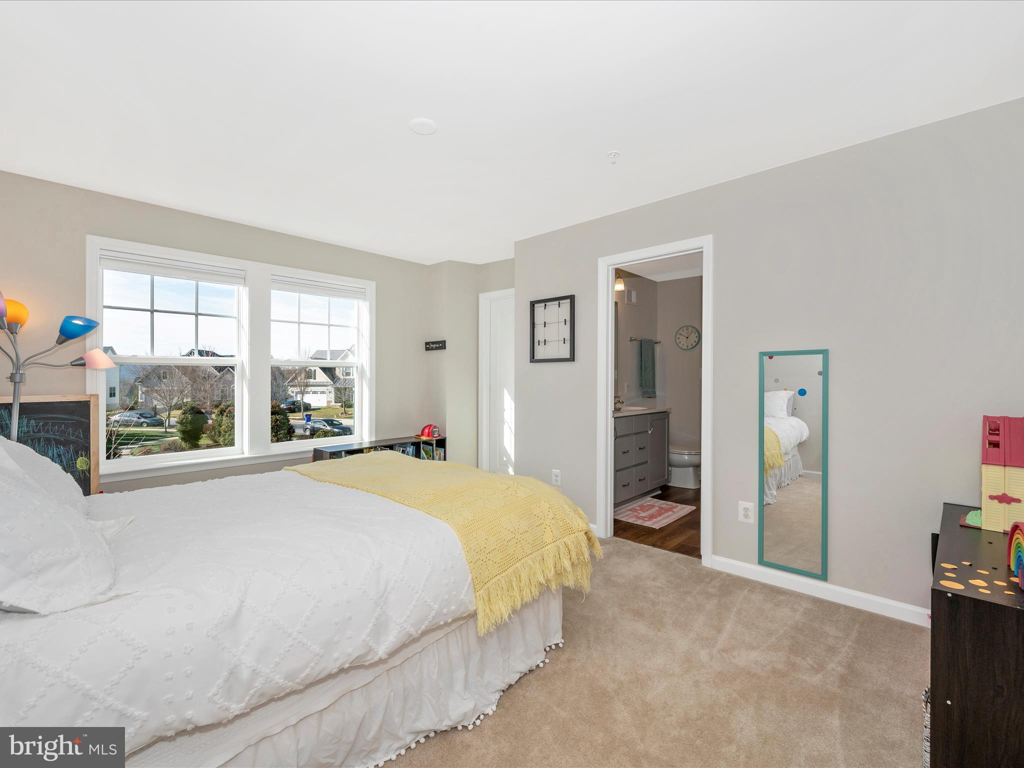1132 Long Farm Cir