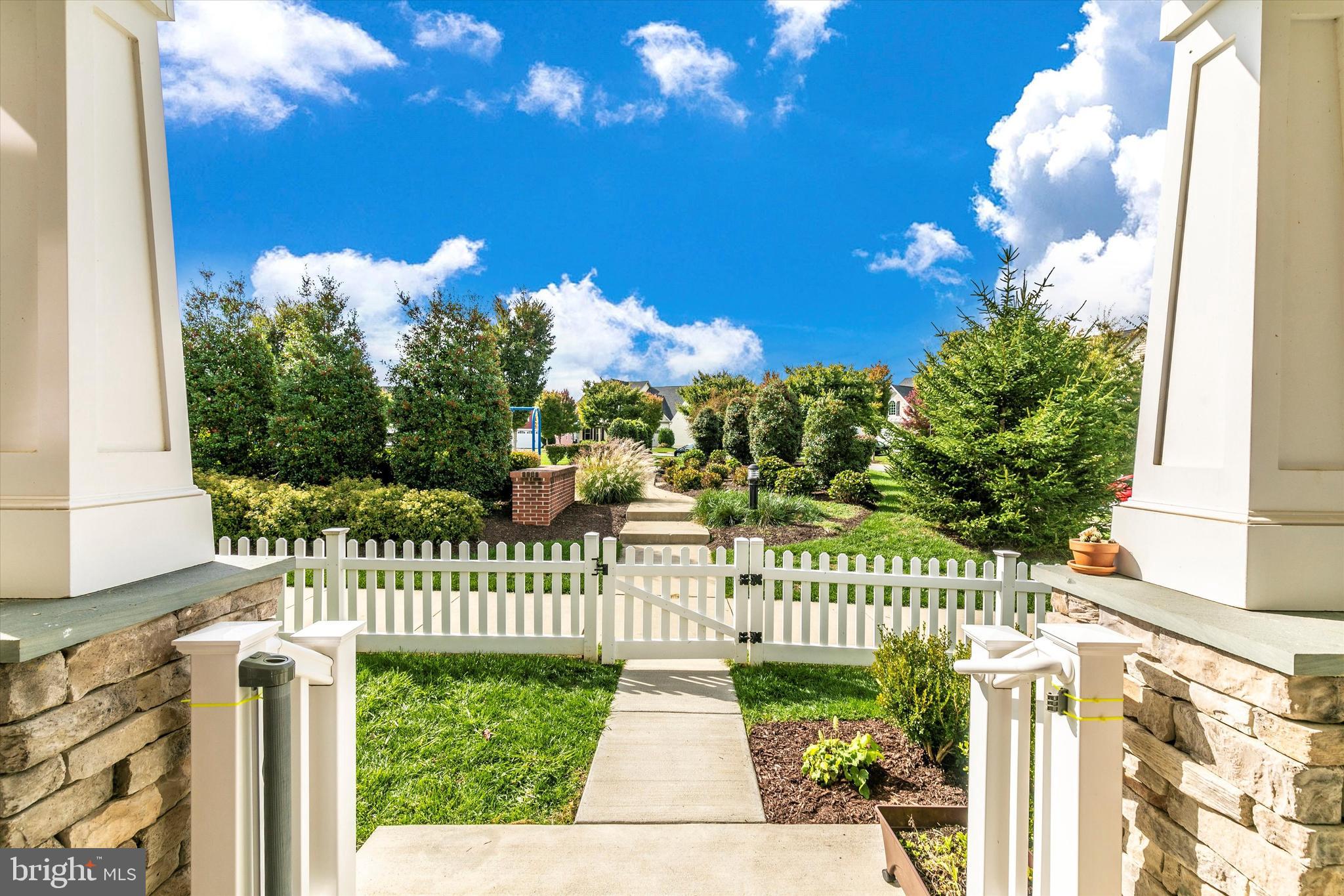 1132 Long Farm Cir