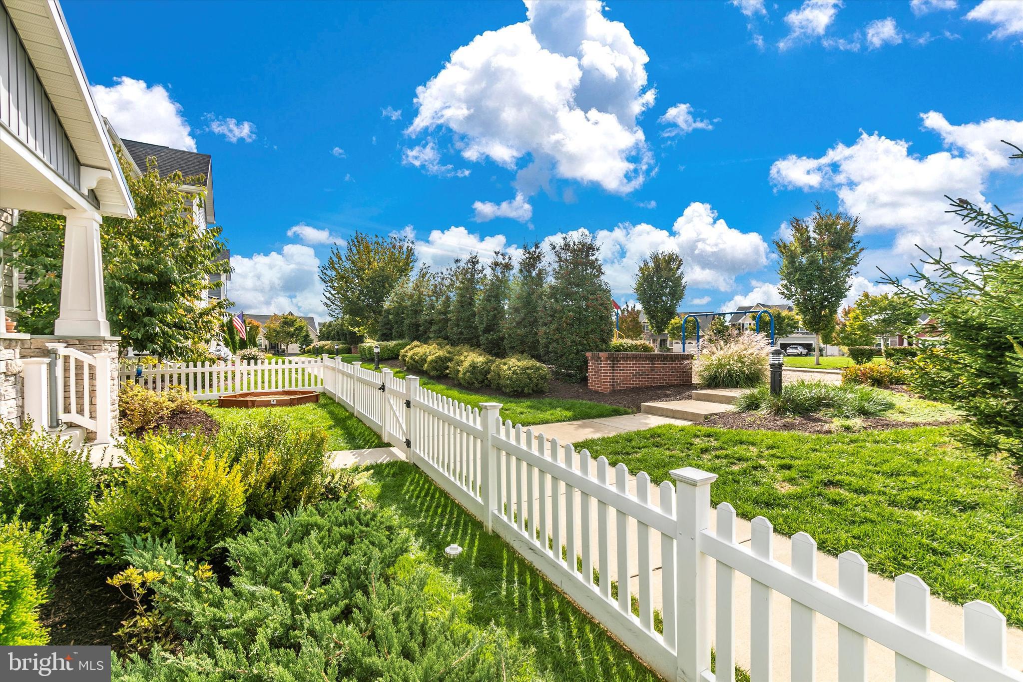 1132 Long Farm Cir