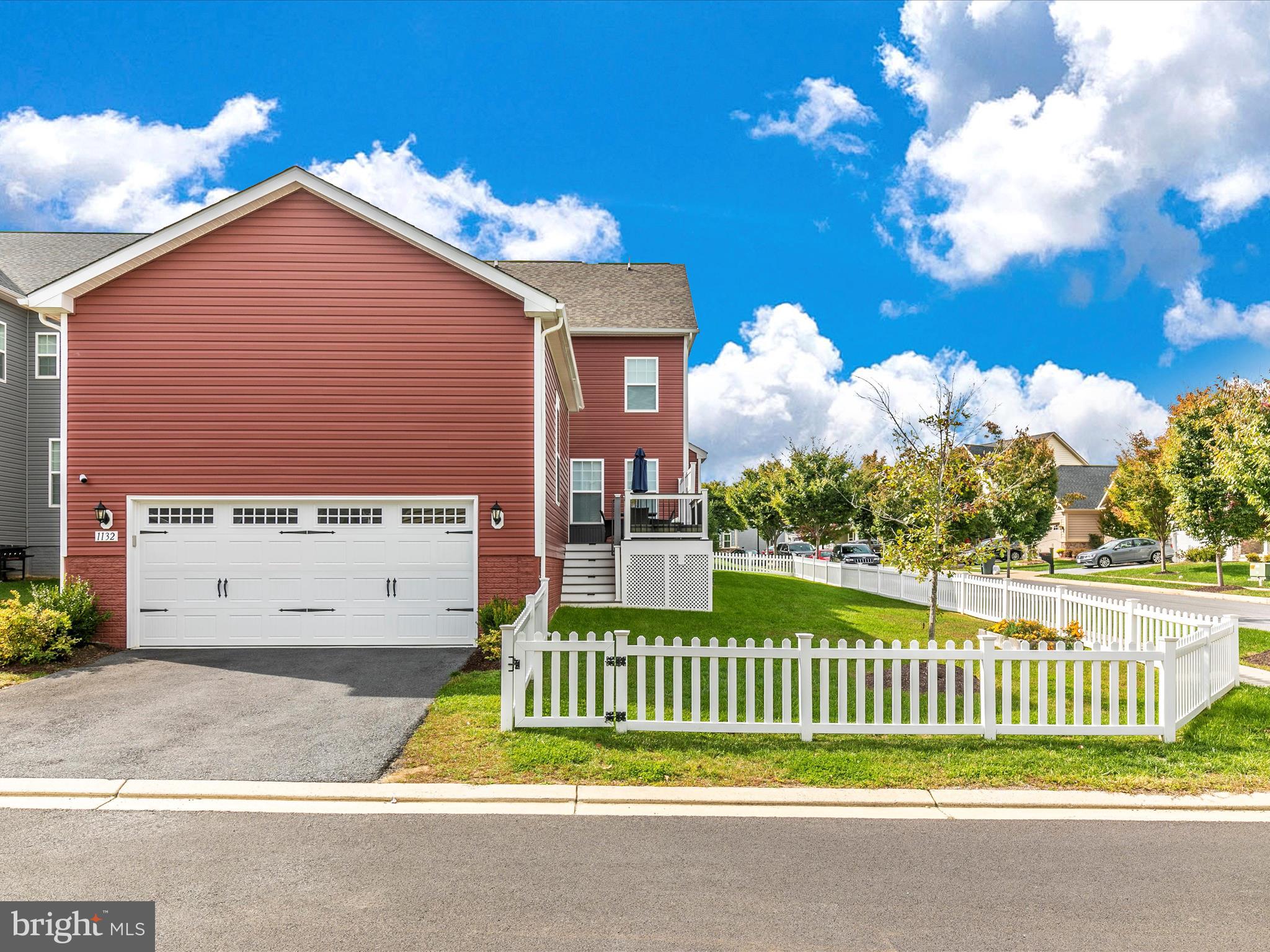 1132 Long Farm Cir