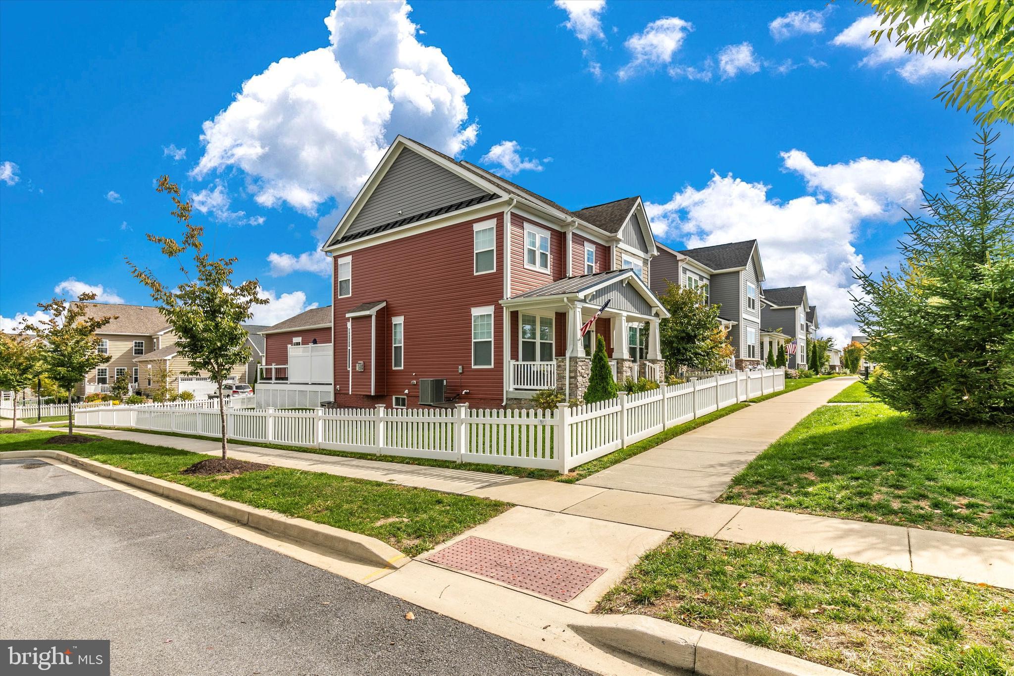 1132 Long Farm Cir