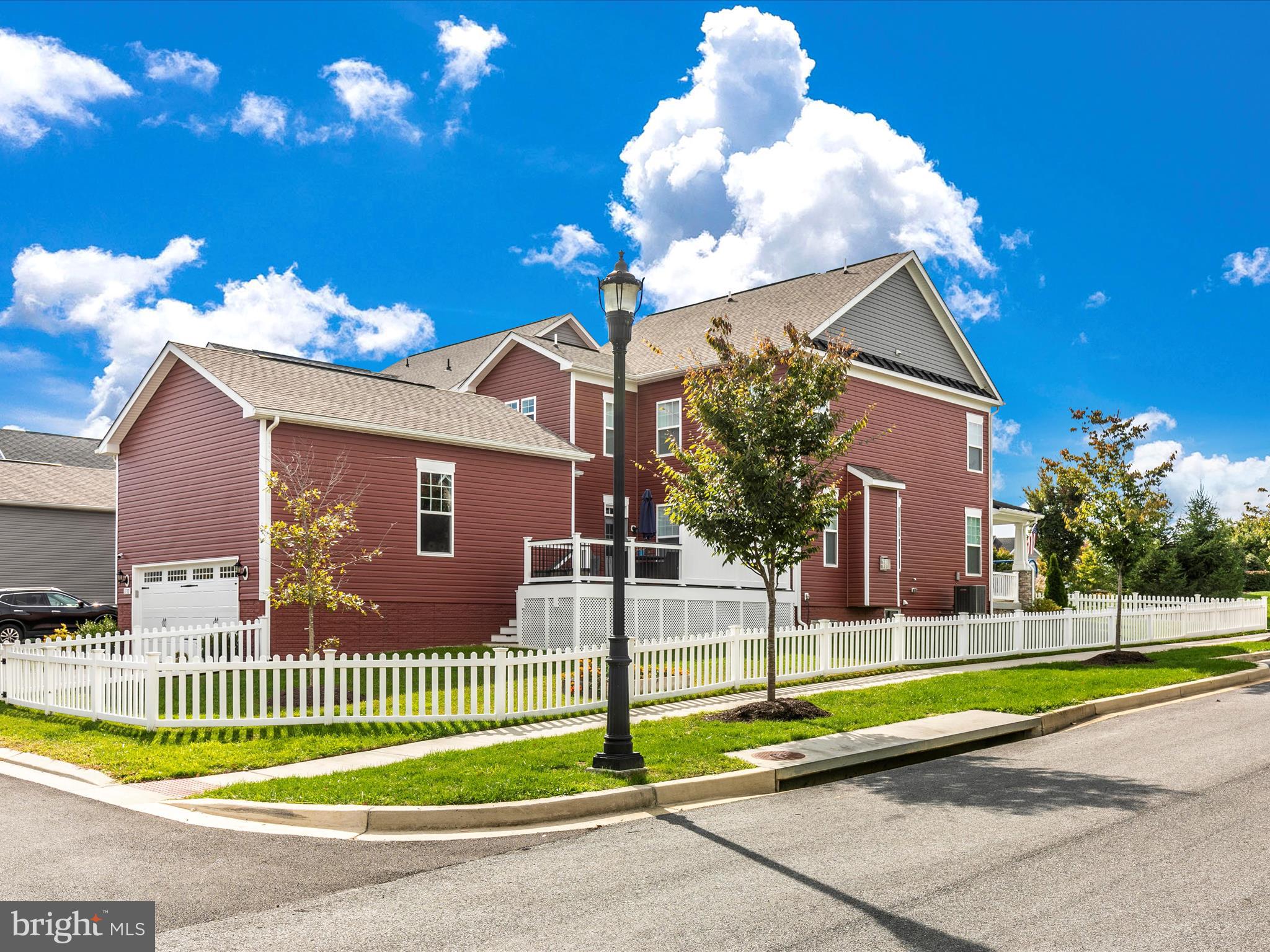 1132 Long Farm Cir