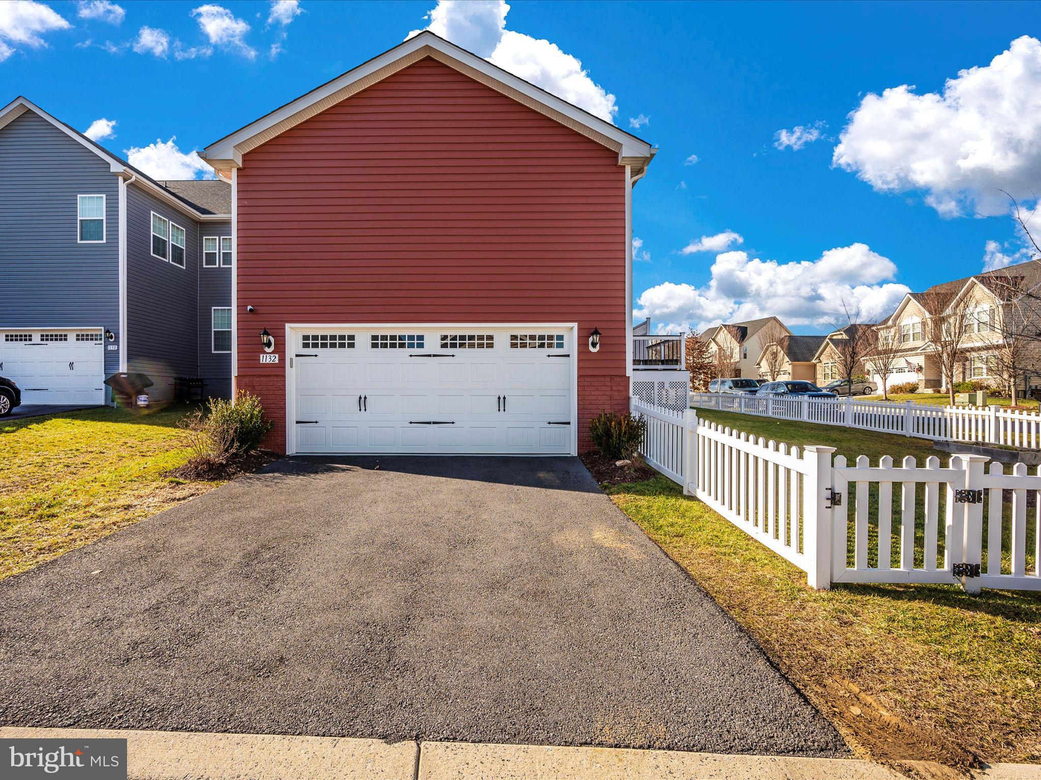 1132 Long Farm Cir