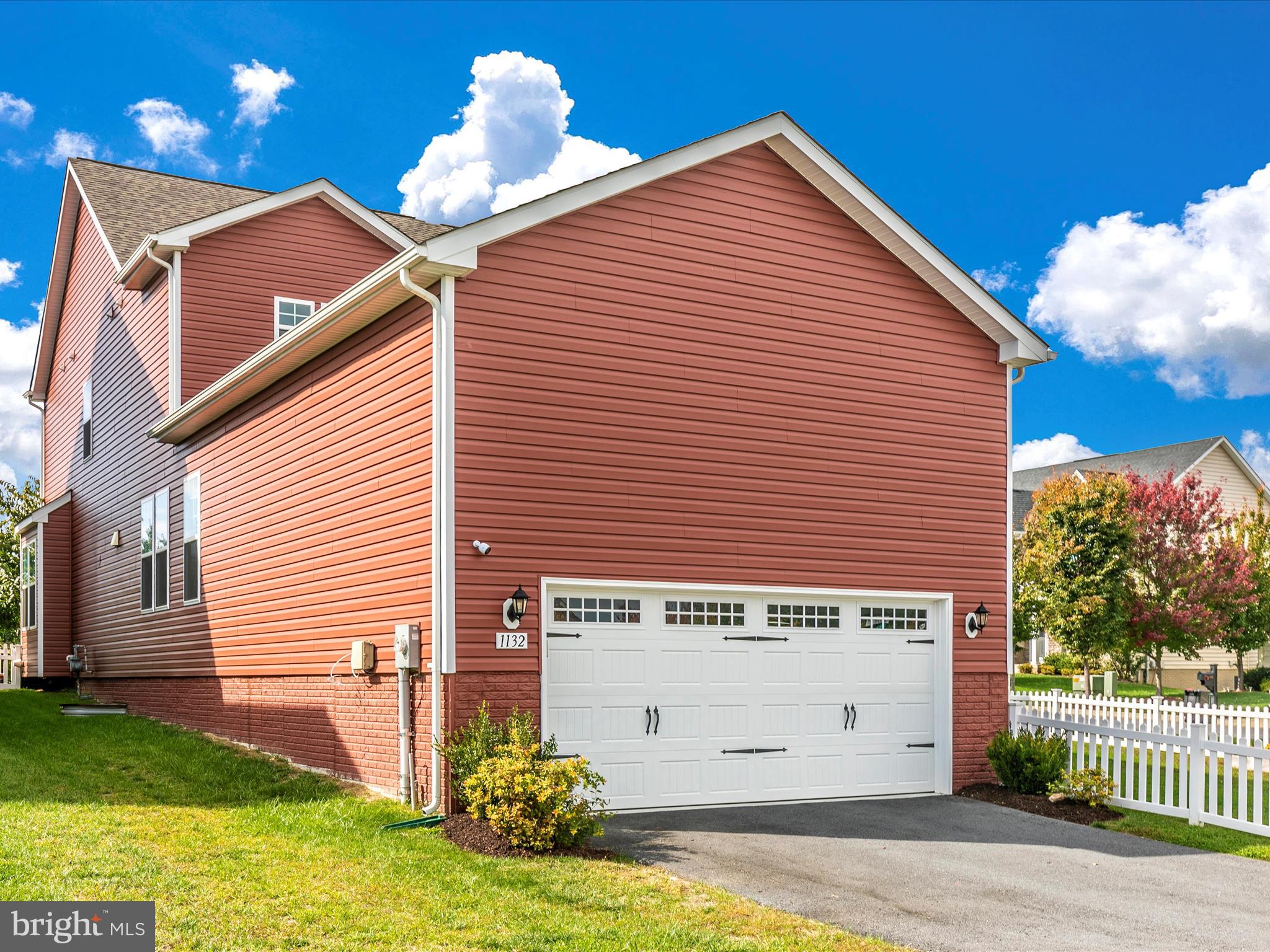 1132 Long Farm Cir